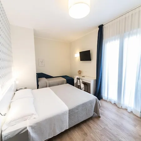 Hotel Kiss Riccione Exterior photo
