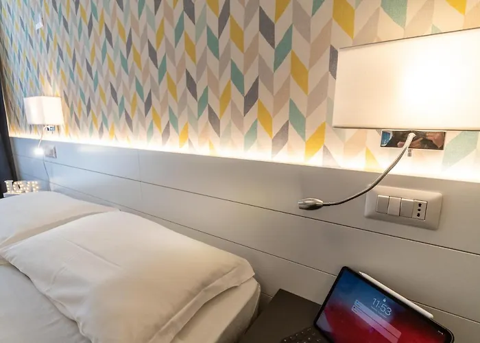 Hotel Kiss
